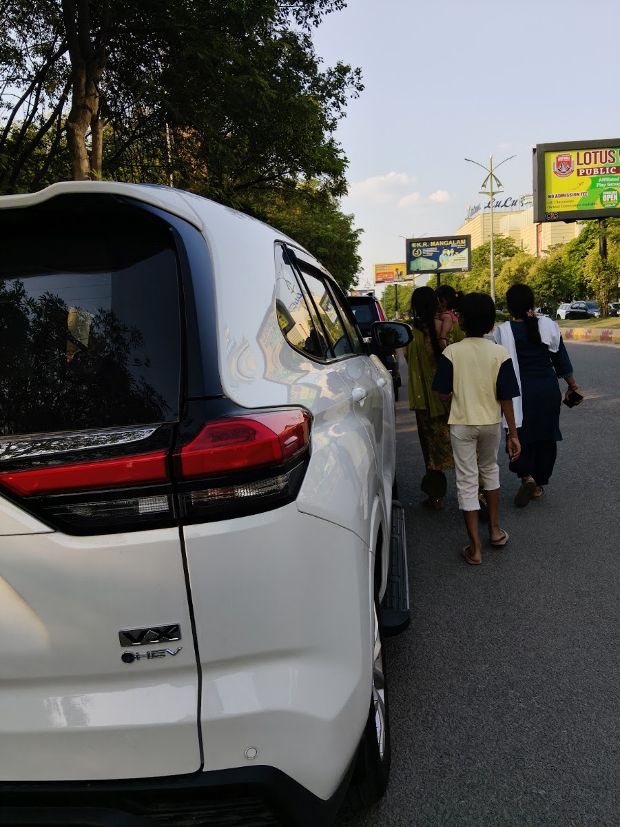 Toyota Innova HyCross at LuLu Mall / Sushant Golf City Lucknow